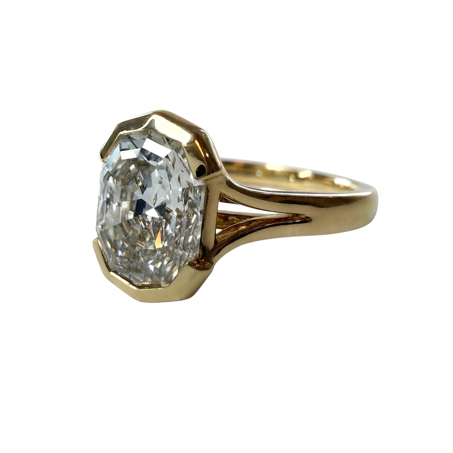 Geo Oval Diamond Ring