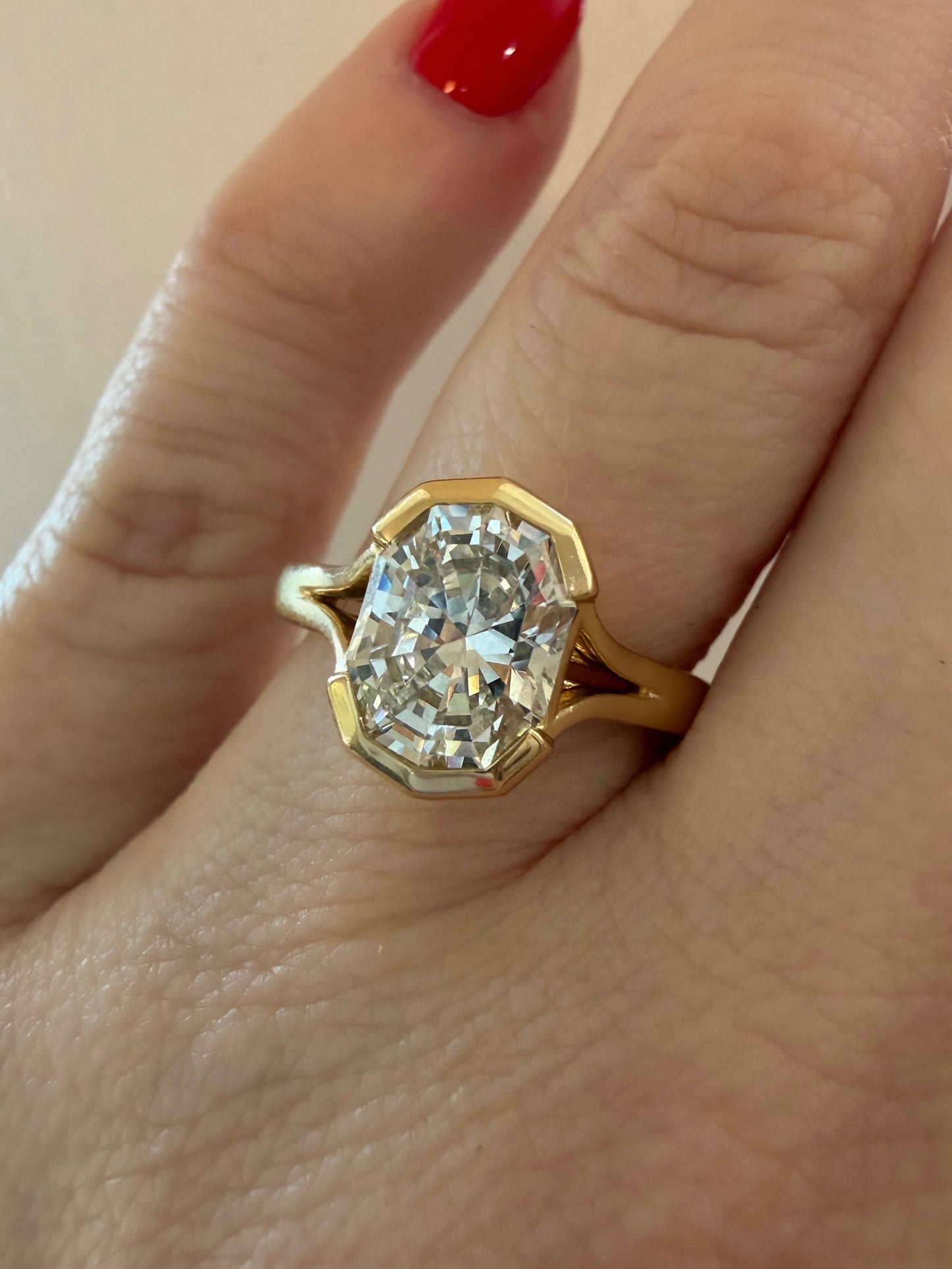 Geo Oval Diamond Ring