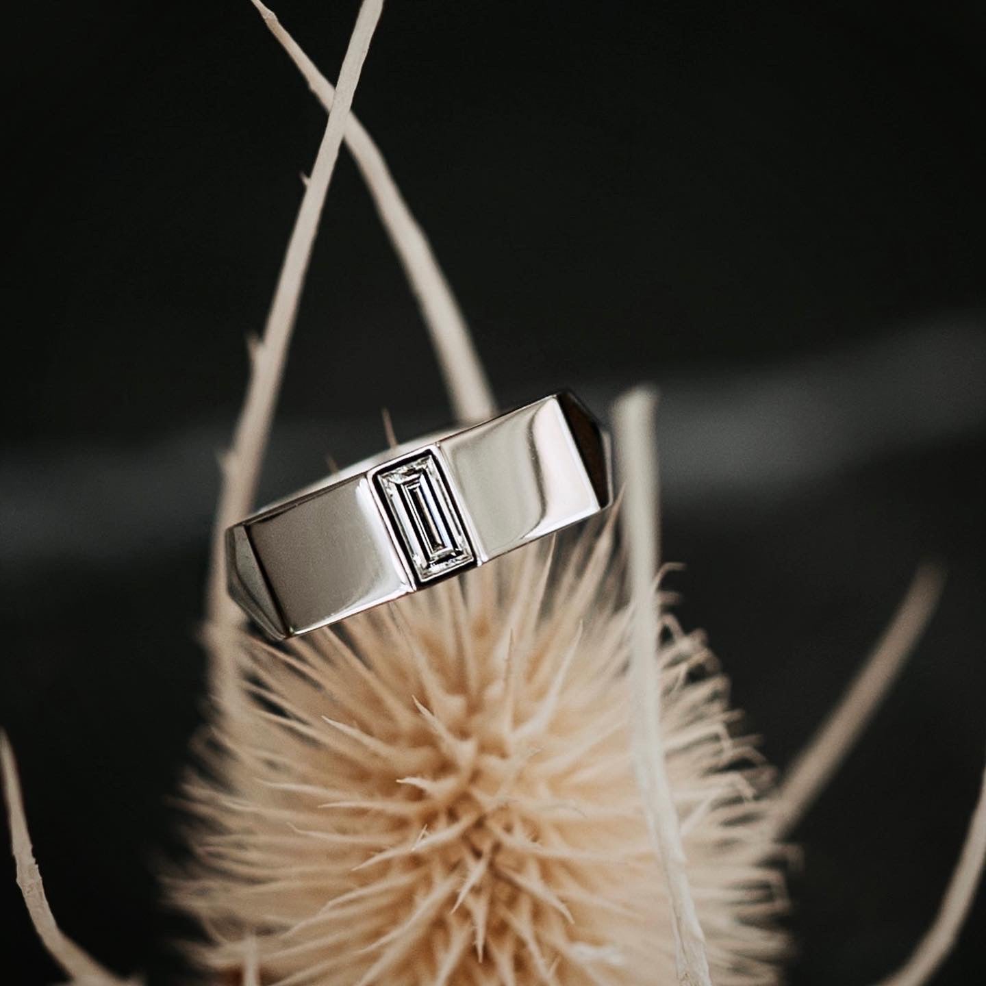 Baguette Top Flat Plane Band