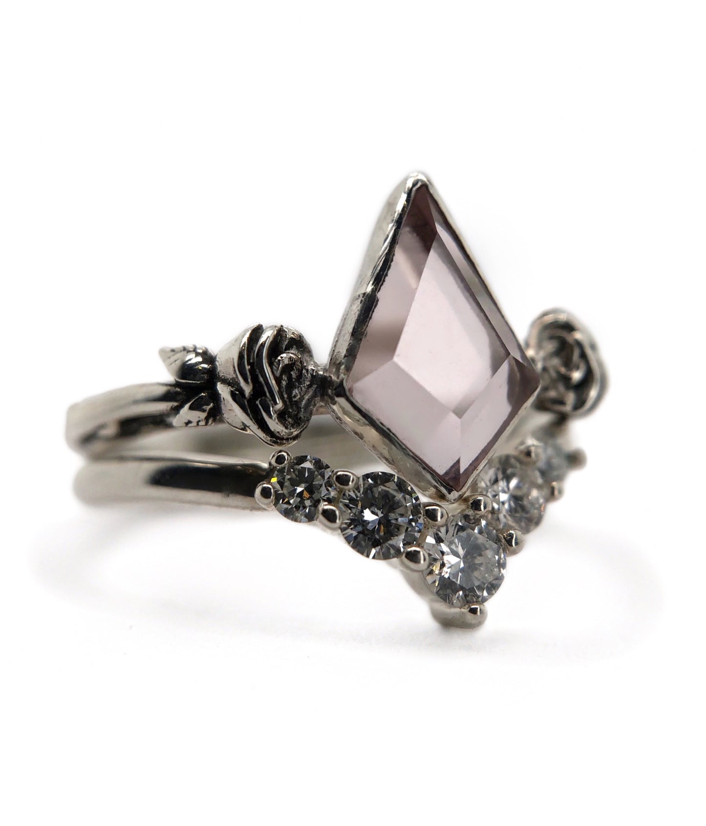 Graduated Diamond V Band